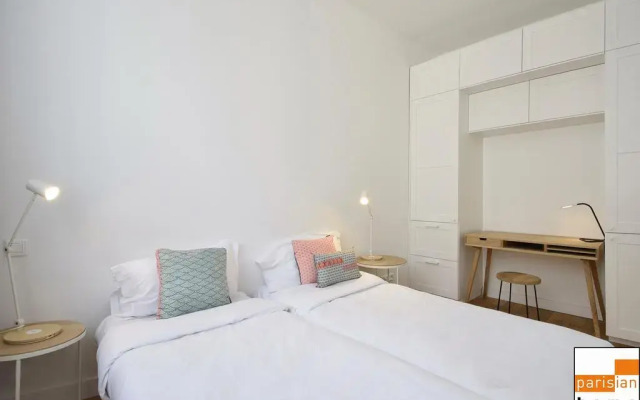 Отель Parisian Home - Appartements Grands Boulevards, 2 bedrooms Франция, Париж - отзывы, цены и фото номеров - забронировать отель Parisian Home - Appartements Grands Boulevards, 2 bedrooms онлайн комната для гостей
