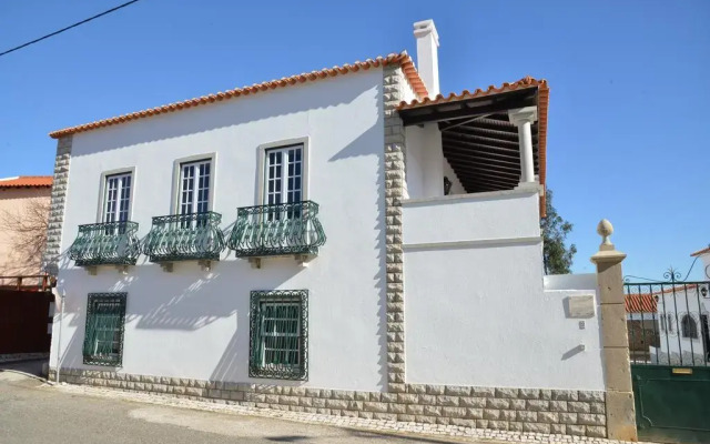 Отель Montejunto Eden - Casas de Campo вид на фасад