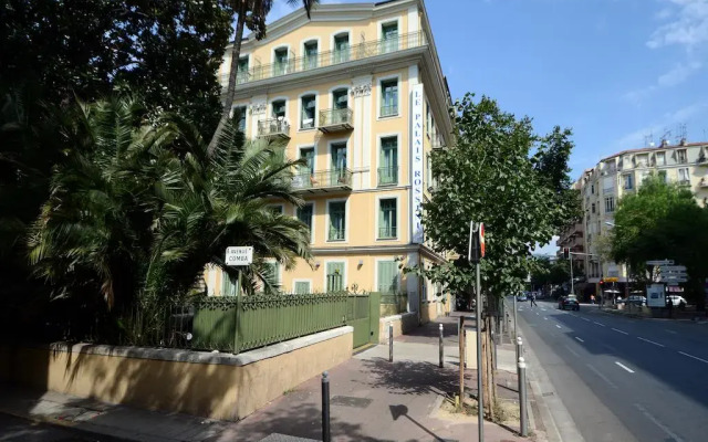 Отель Odalys City Nice Le Palais Rossini вид на фасад
