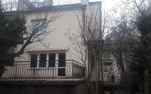 Отель Pokoje Goscinne Home Варшава вид на фасад