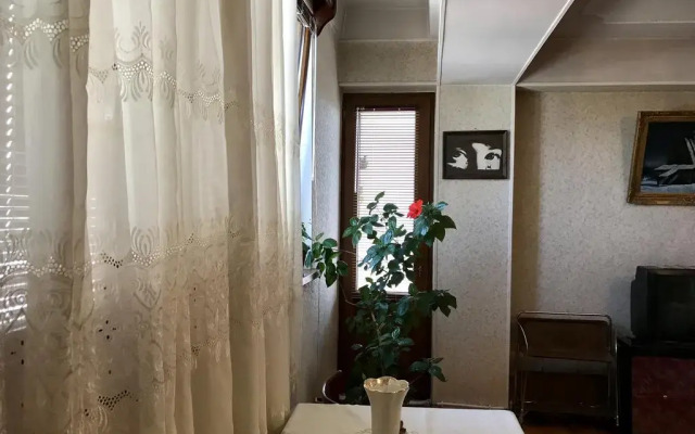 Отель Room in Apartment at Tigrana Metsa Армения, Ереван - отзывы, цены и фото номеров - забронировать отель Room in Apartment at Tigrana Metsa онлайн комната для гостей