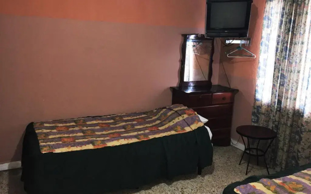 Hotel Guest House Inn комната для гостей