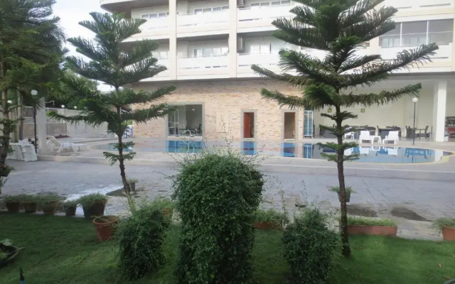 Отель Royal Residence 1 - near Ocean marina вид на фасад