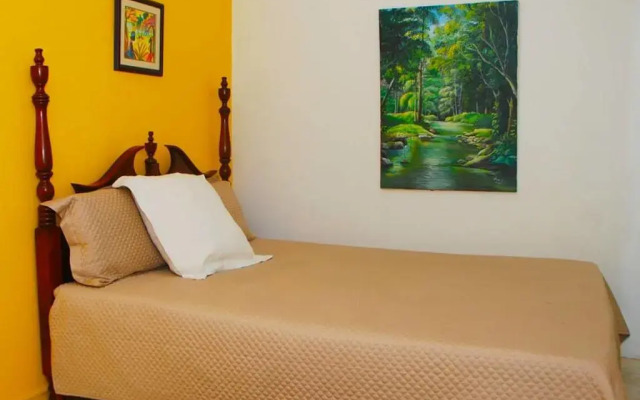 Отель Mango Tree Peaceful Pension комната для гостей