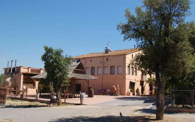 Отель Masia Can Sala вид на фасад