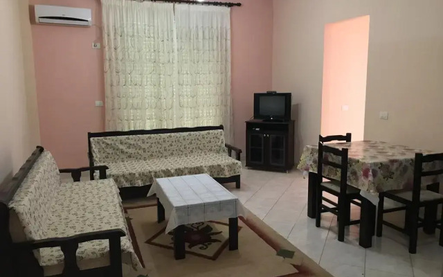 Апартаменты Ernest Apartments комната для гостей