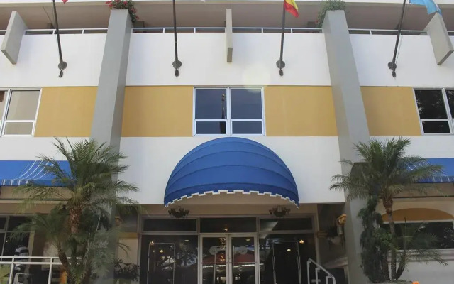 Hotel Plaza San Martin вид на фасад