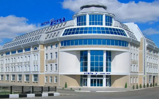 Гостиница 7 Небо вид на фасад