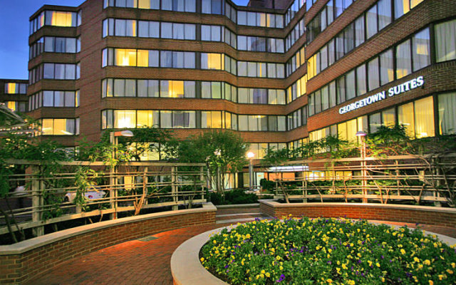 Georgetown Suites Courtyard 1
