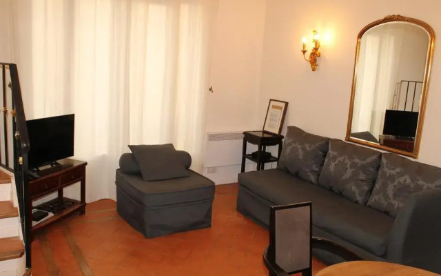 Апартаменты Mithouard Apartment комната для гостей