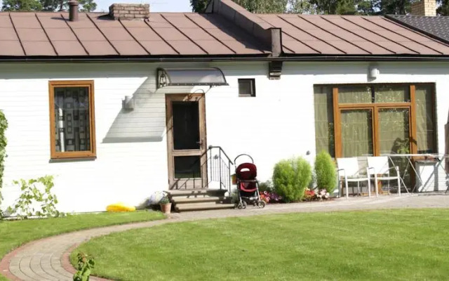Отель Durbe Jūrmala вид на фасад