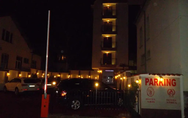 Hotel Aris вид на фасад