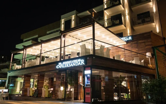 Hotel Aleksandar Rafailovići вид на фасад