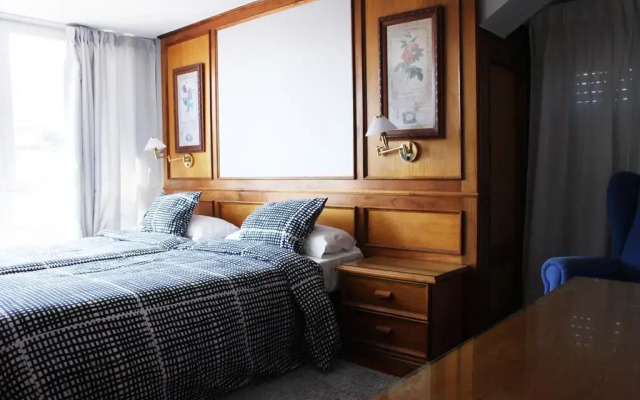 Отель Apartamentos El Jornu комната для гостей