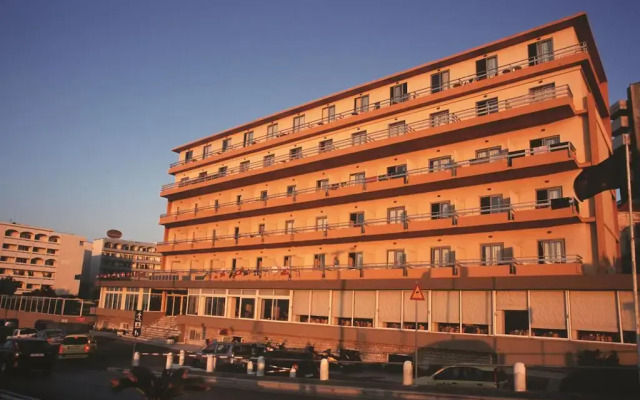 Отель Rhodos Horizon Resort вид на фасад