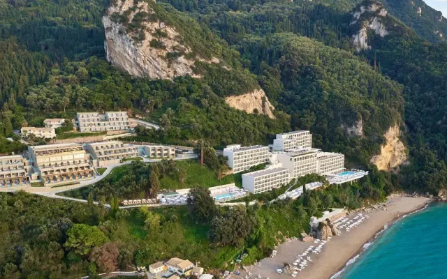 Отель Mayor La Grotta Verde Grand Resort - Adults Only - All Inclusive пляж