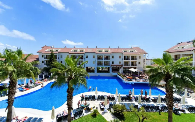 Kentia Apart Hotel бассейн