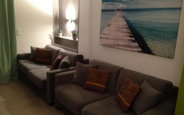 Апартаменты Studio on the Croisette with sea view комната для гостей