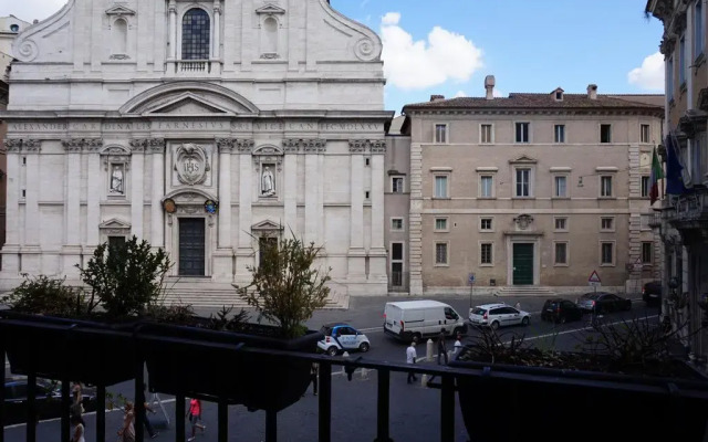 Отель Piazza del Gesù Luxury Suites Италия, Рим - отзывы, цены и фото номеров - забронировать отель Piazza del Gesù Luxury Suites онлайн вид на фасад