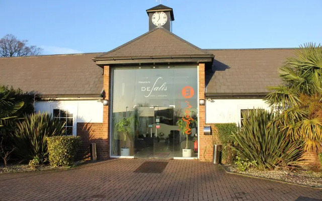 DeSalis Hotel London Stansted вид на фасад