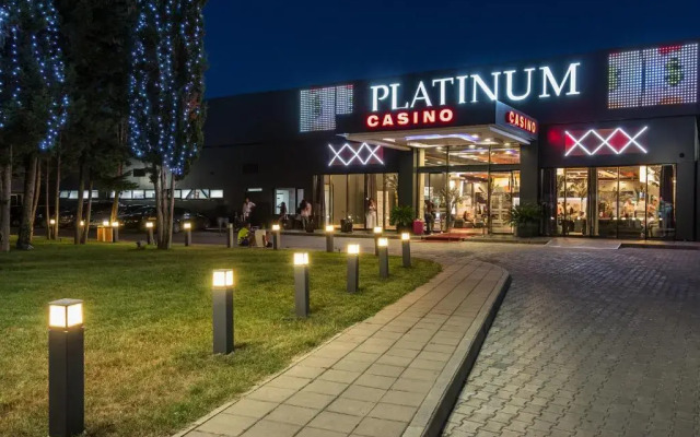 Отель Platinum Hotel & Casino Болгария, Солнечный берег - отзывы, цены и фото номеров - забронировать отель Platinum Hotel & Casino онлайн вид на фасад