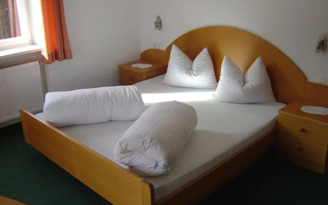 Отель Pension Villa Claudia Augusta Горнолыжный курорт Ортлер комната для гостей