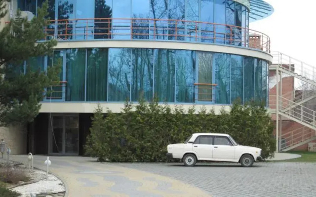 Гостиница Елочка парковка