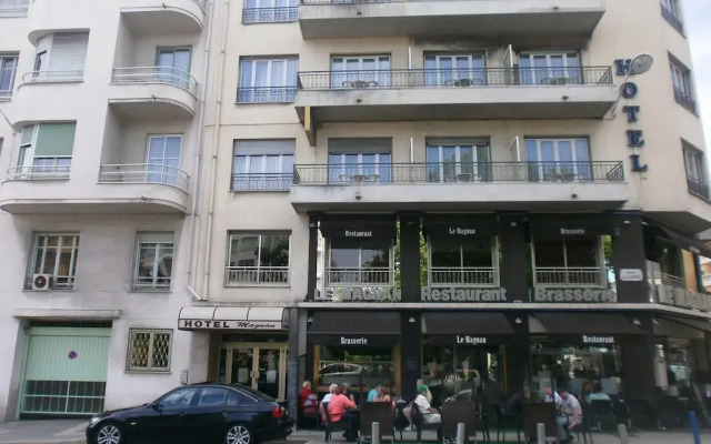 Отель Hôtel Magnan Франция, Ницца - отзывы, цены и фото номеров - забронировать отель Hôtel Magnan онлайн вид на фасад