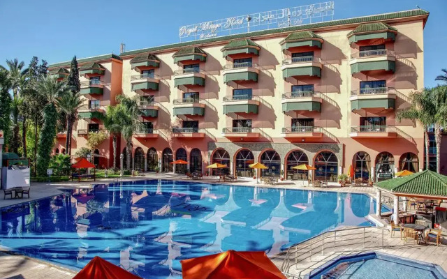 Отель Royal Mirage Deluxe бассейн