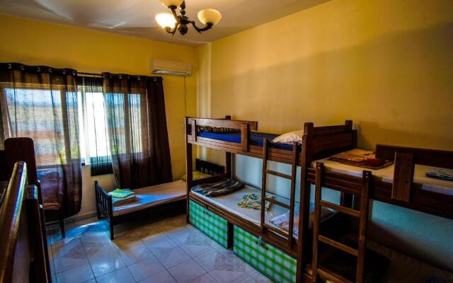 Hostel Albania комната для гостей