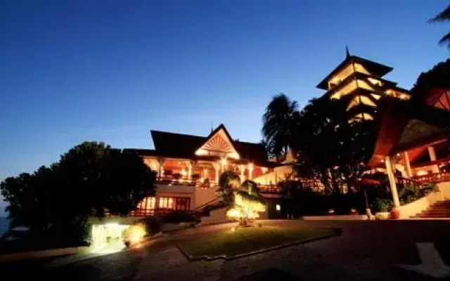 Отель The Royal Phuket Yacht Club вид на фасад