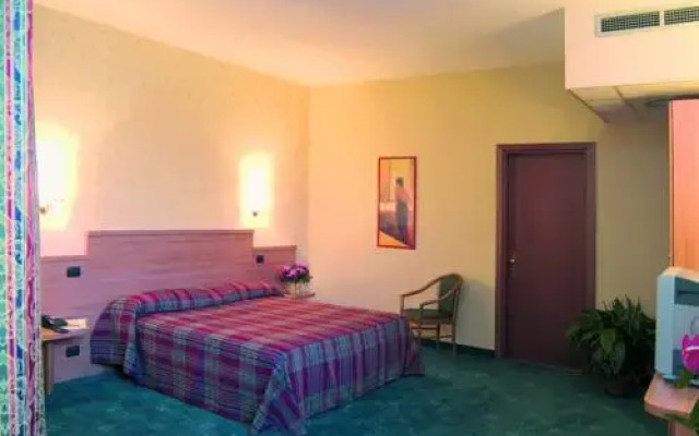 Отель Dreamotel Павия комната для гостей