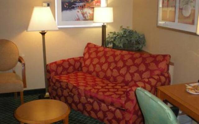 Fairfield Inn & Suites by Marriott Woodbridge 1