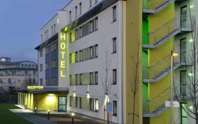B&B Hotel Munchen Airport вид на фасад
