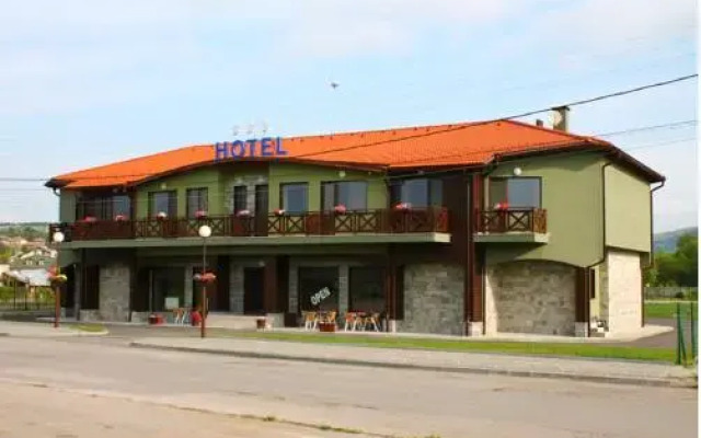 Dragoman Hotel вид на фасад