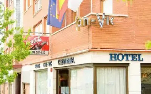 Hotel Can-Vic вид на фасад
