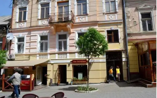 Five Flags Hostel вид на фасад