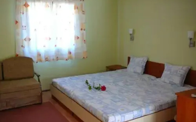 Отель Zora Camping - Bungalows Болгария, Аврен - отзывы, цены и фото номеров - забронировать отель Zora Camping - Bungalows онлайн комната для гостей