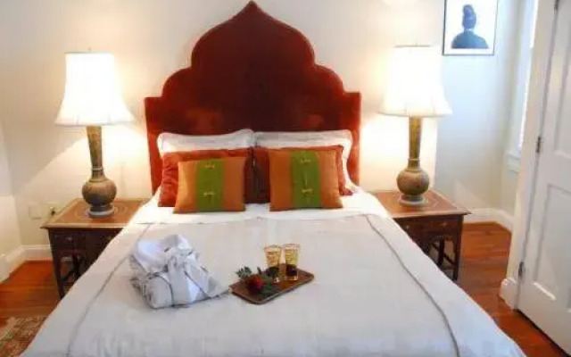 Отель Dupont at the Circle B & B комната для гостей