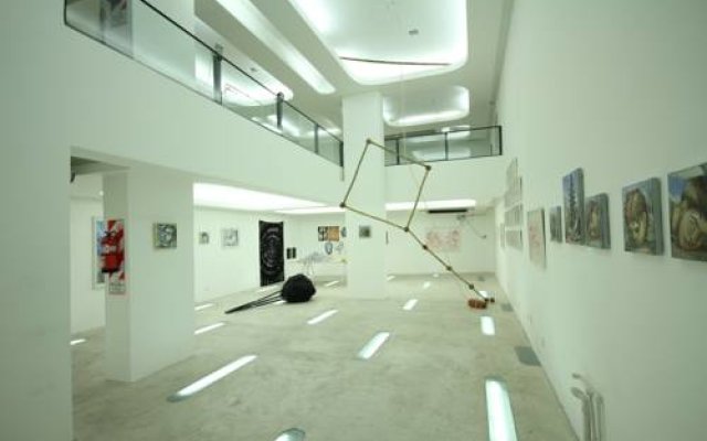 Art Suites & Gallery 2