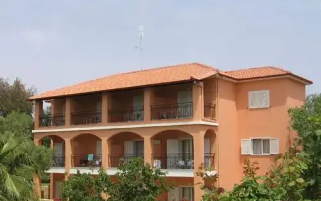 Aloni Hotel вид на фасад
