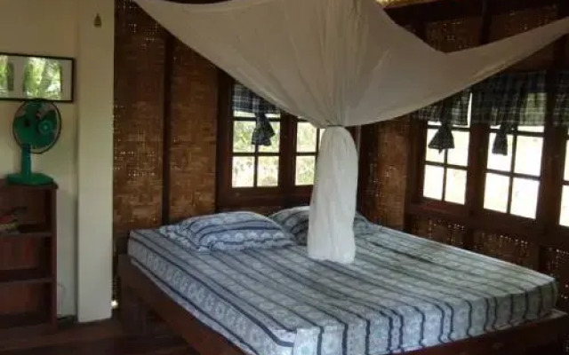 Отель Jungle House at Siboya Bungalows комната для гостей