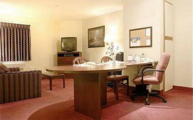 Candlewood Suites Chicago/Naperville 0