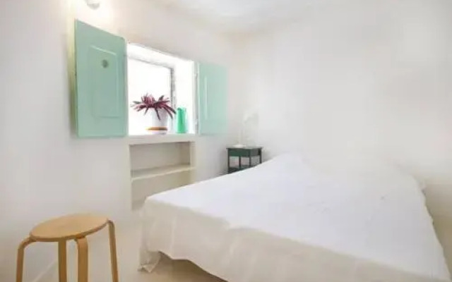 Отель Pensao Residencial 13 da Sorte Лиссабон комната для гостей