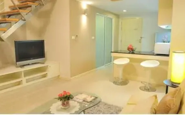 Апартаменты Duplex 21 Apartment Бангкок комната для гостей