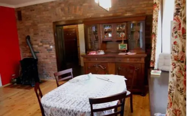 Отель Apartament Katowice Nikiszowiec Хожув комната для гостей