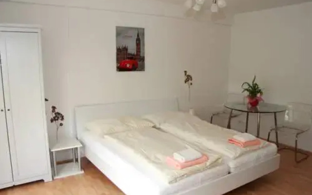 Апартаменты Apartment AM Naschmarkt комната для гостей