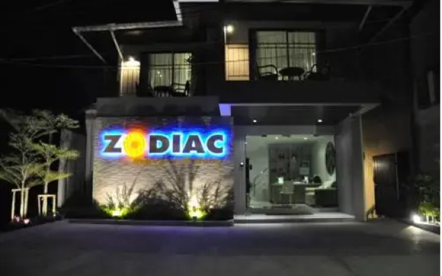 Апартаменты Zodiac Seaview@Patong Apartment Service вид на фасад