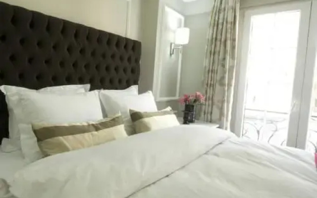 Отель Good Night İstanbul Suites комната для гостей
