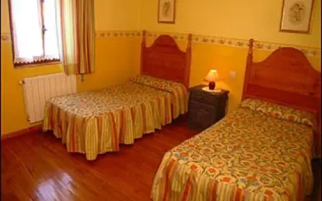 Отель Apartamentos La Gloria комната для гостей
